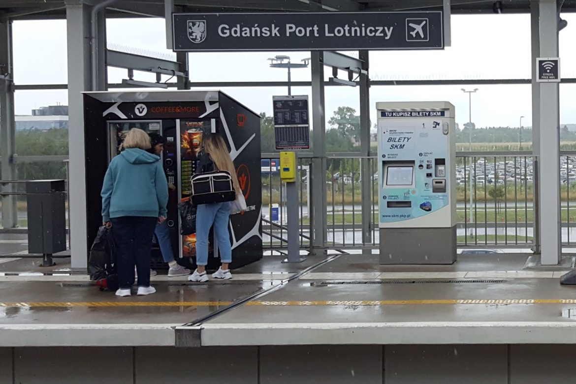 Gdansk airport train station - ticket machine